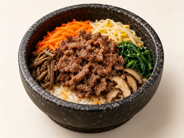 26. 烤牛肉拌饭(Bulgogi Bibimbap · 불고기 비빔밥)